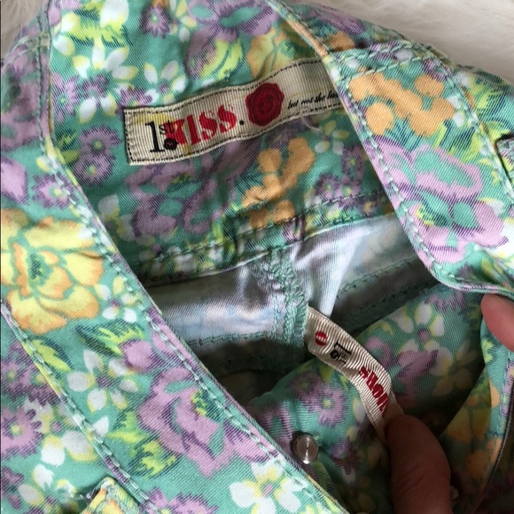 Floral print high waisted shorts - Picture 3 of 3